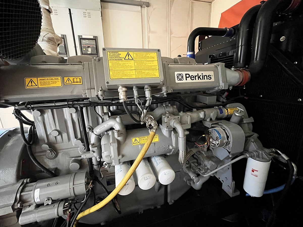 Used Perkins 880kVA Diesel Generator