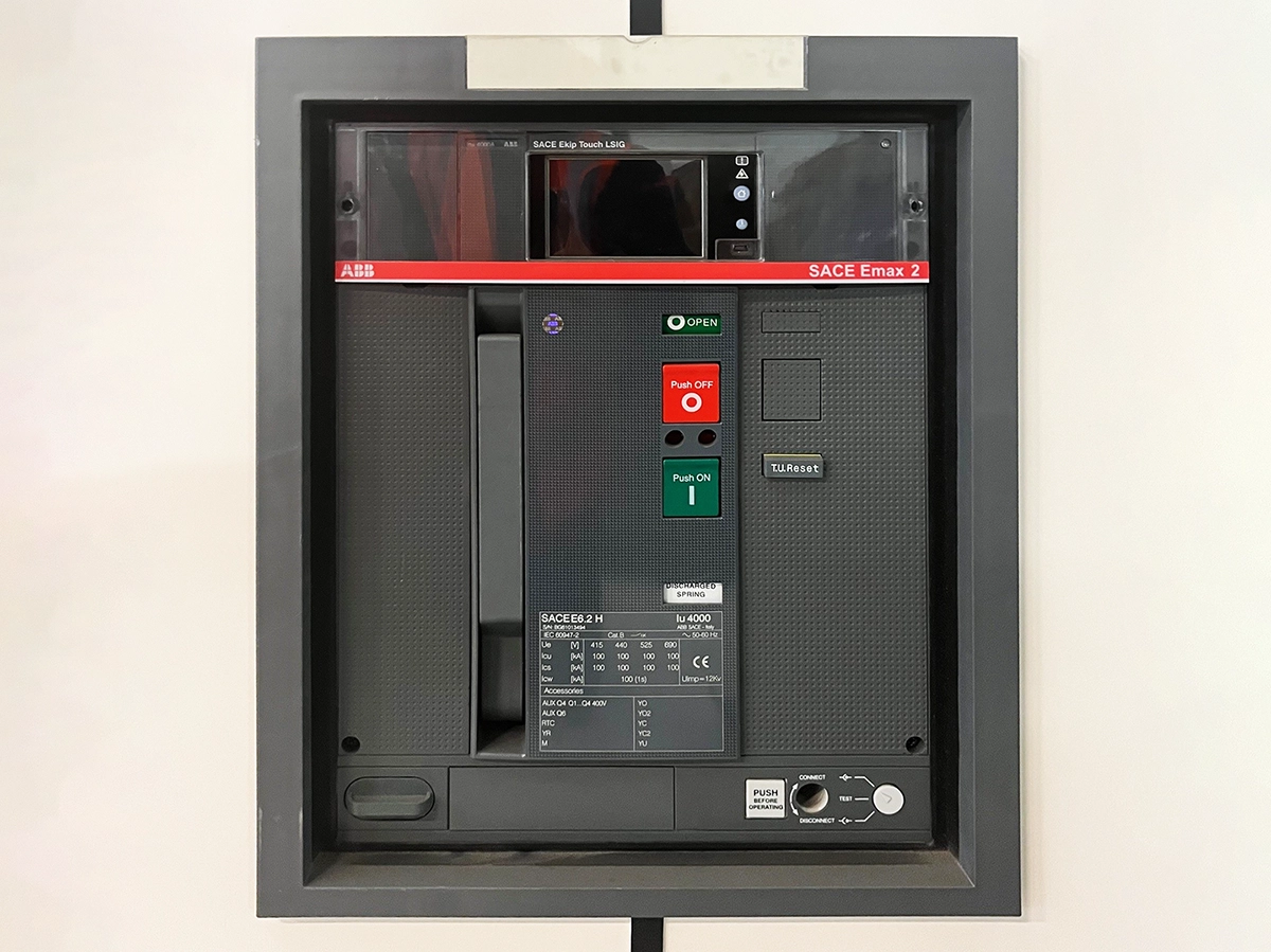 ABB SACE Emax2 E6.2H 4,000 Amp Circuit Breaker